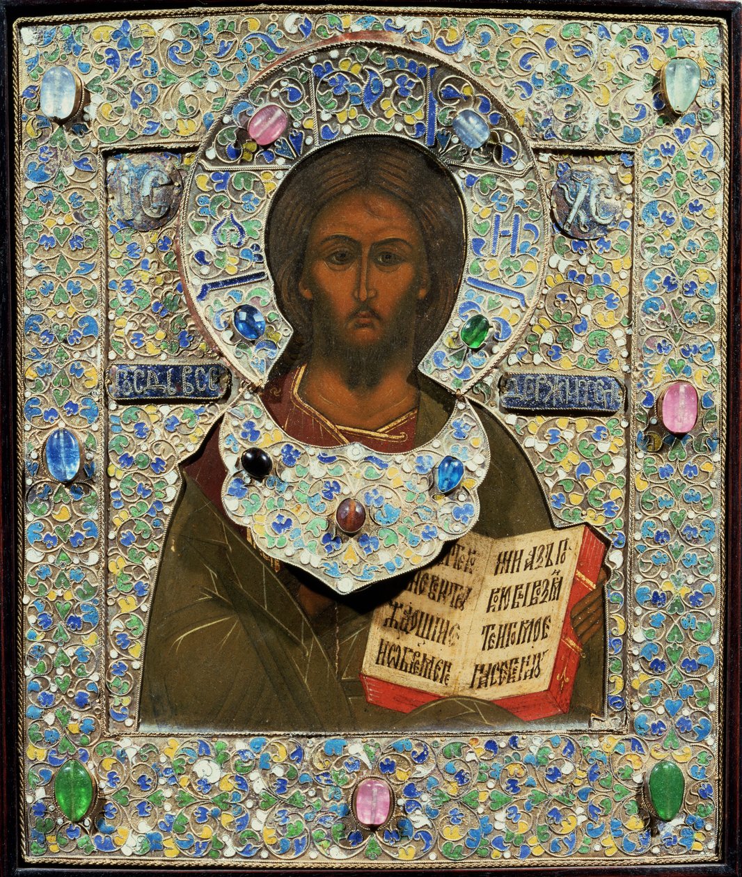Christ Pantocrator, ikon (tempera på panel med ram i förgylld och cloisonne emalj) av Russian School