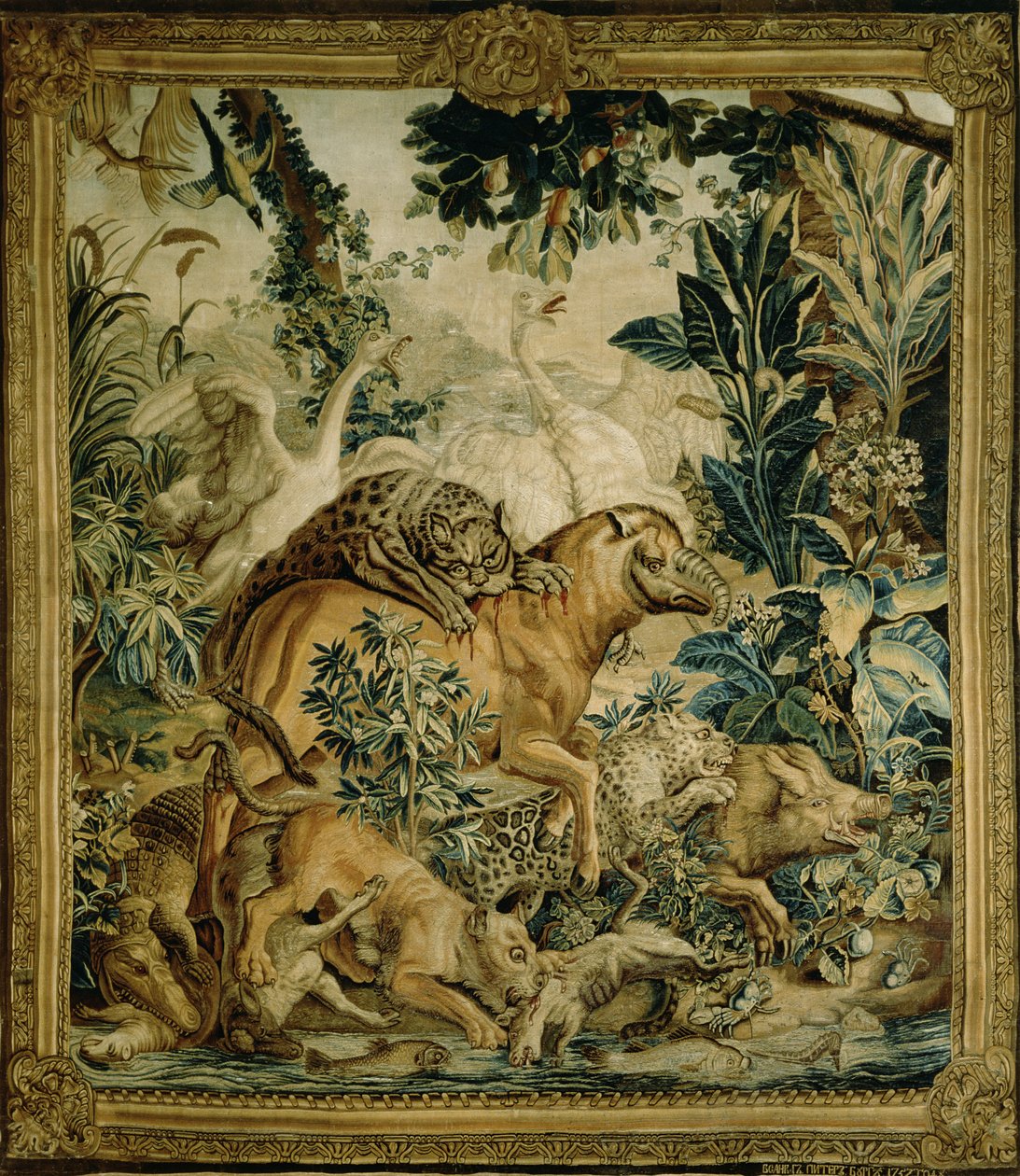 Gobeläng som föreställer vilda djur som slåss vid ett vattenhål, kopia från Indian Carpet-serien designad av D. Deport, 1757 och tillverkad av St. Petersburg Tapestry Factory (textil) av Russian School