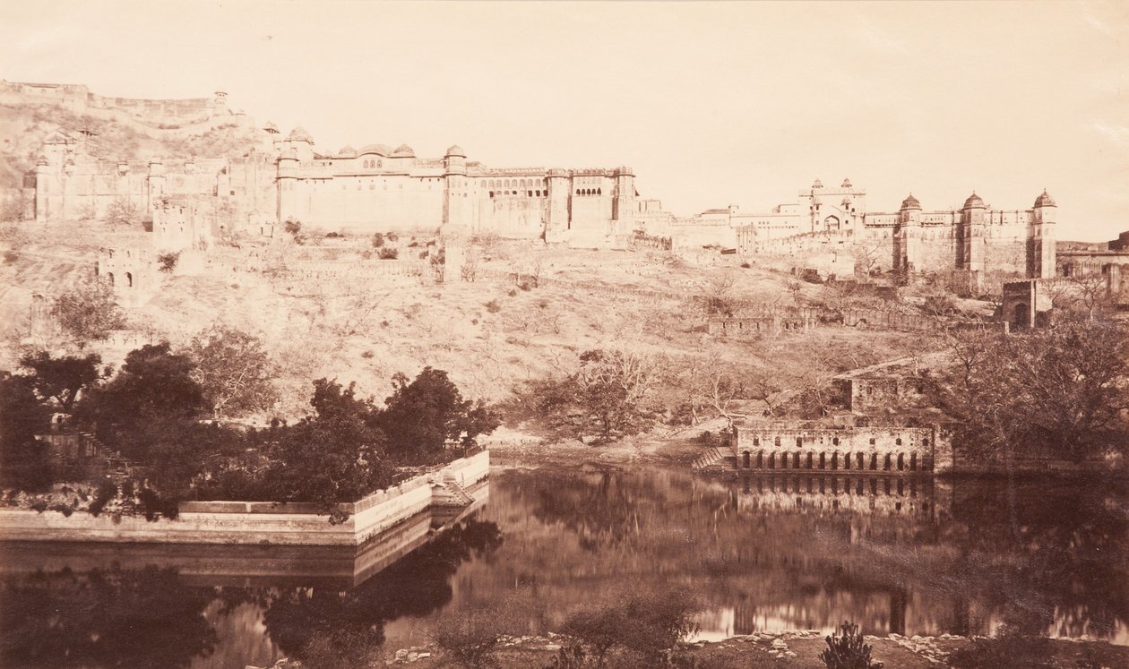 Utsikt över Amber Fort, 1871 (albumintryck) av S. and Shepherd, C. Bourne