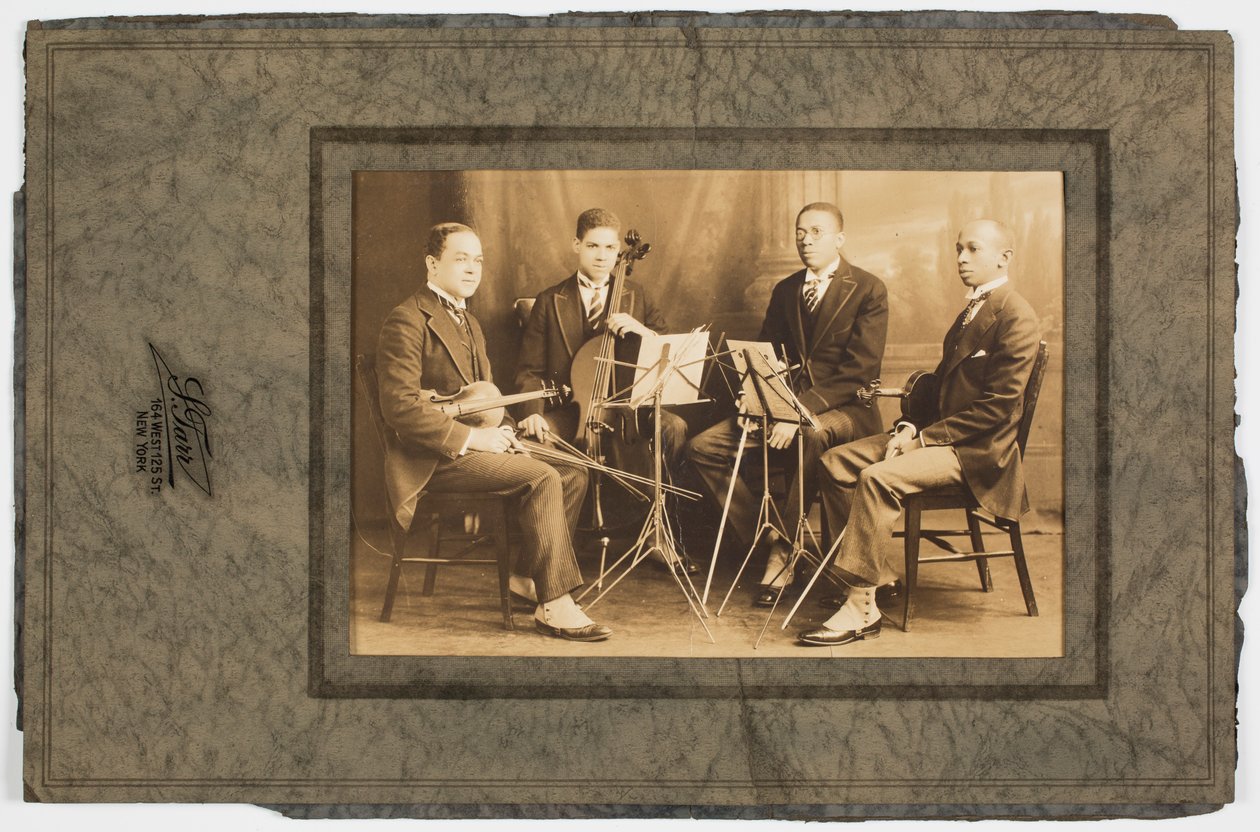 Fotografi av Hall Johnson och den svarta stråkkvartetten, ca. 1923. av S. Tarr