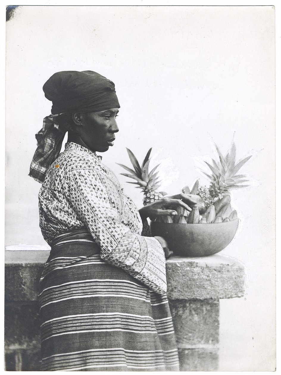 Mrs Harding, som går 30 mil dagligen, ca 1920 (silvertryck av gelatin) av S. W. and Co. Partridge