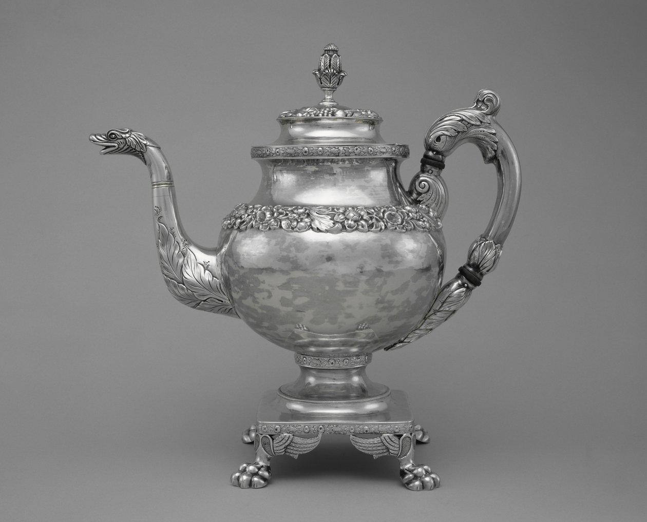 Kaffekanna, del av en te- och kaffeservering, 1824-27 (silver) av Samuel Kirk