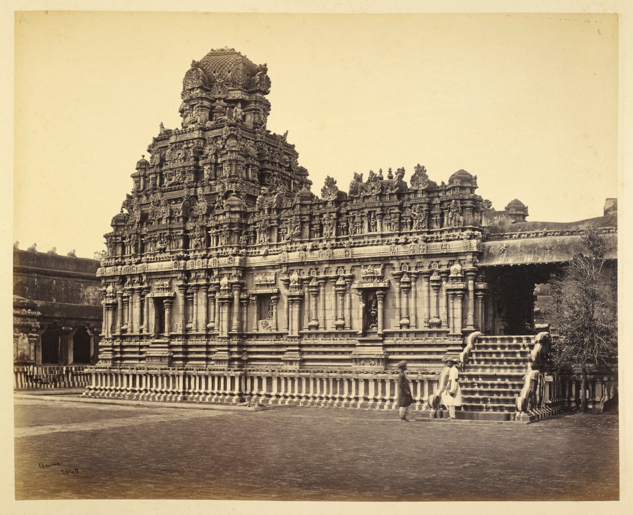 En vy av Subrahmanya-templet nära Pagoden, Tanjore av Samuel Bourne