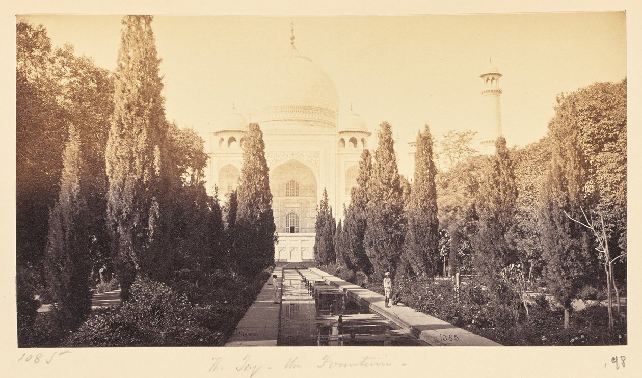 Agra; Taj sett från fontänen av Samuel Bourne