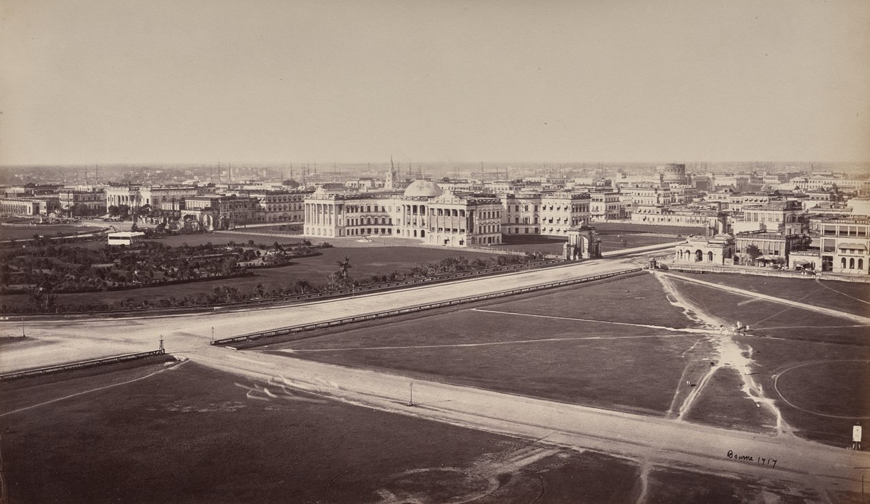 Calcutta. Allmän vy. Regeringsbyggnaden i förgrunden av Samuel Bourne