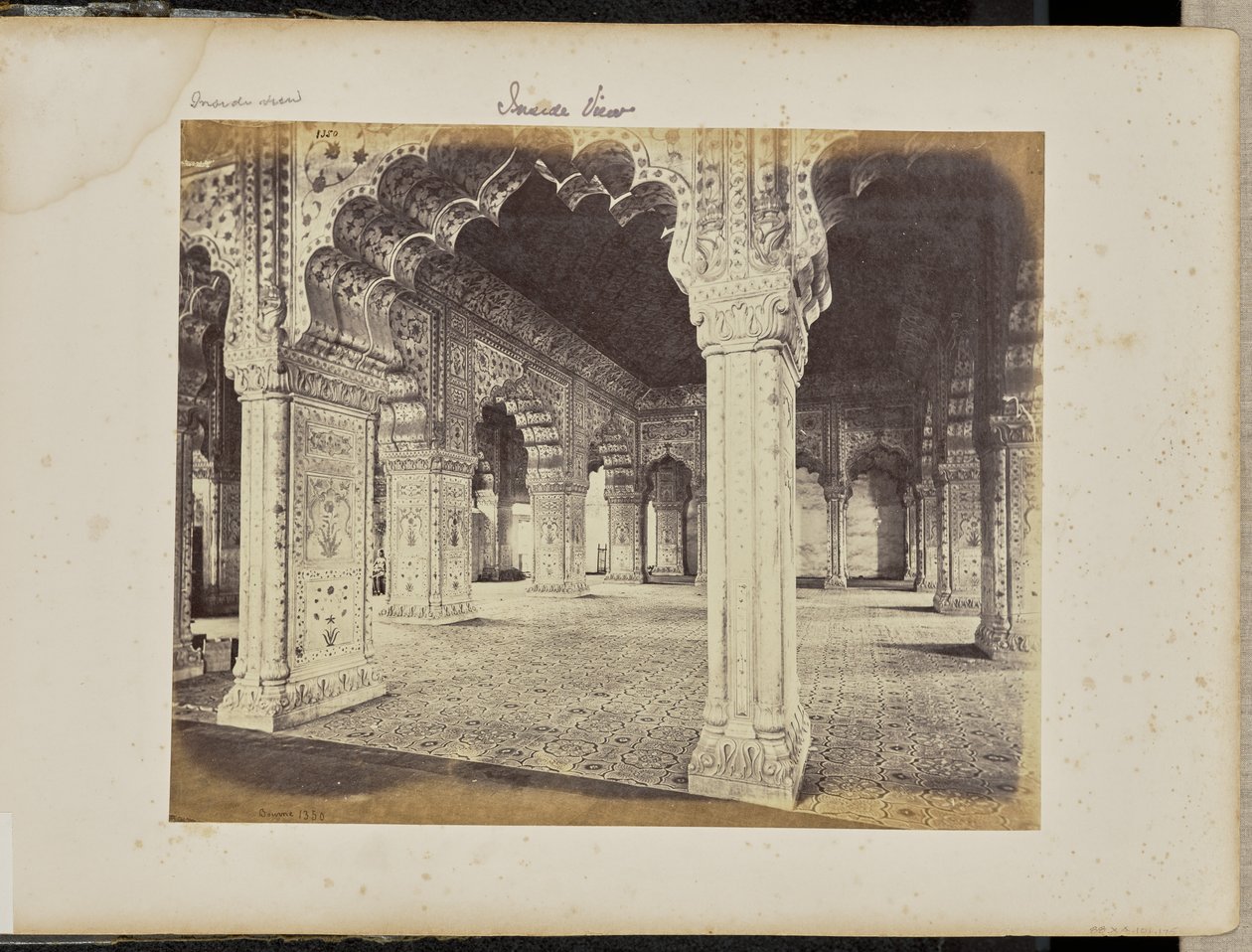 Delhi - Palatset, interiör av Diwan-i-Khas av Samuel Bourne