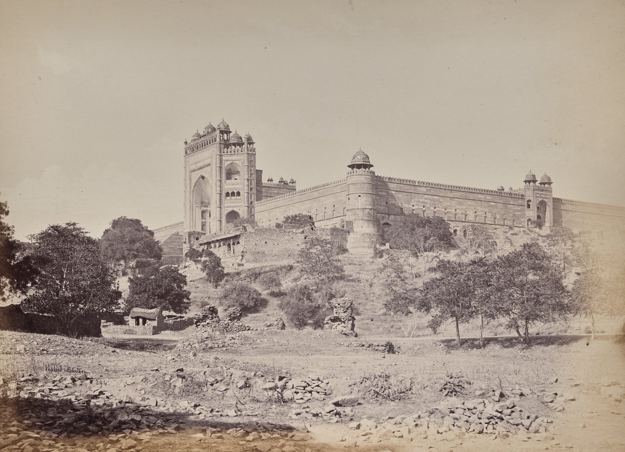 Fortet i Fatehpur Sikri nära Agra. Kejsar Akbars residens av Samuel Bourne