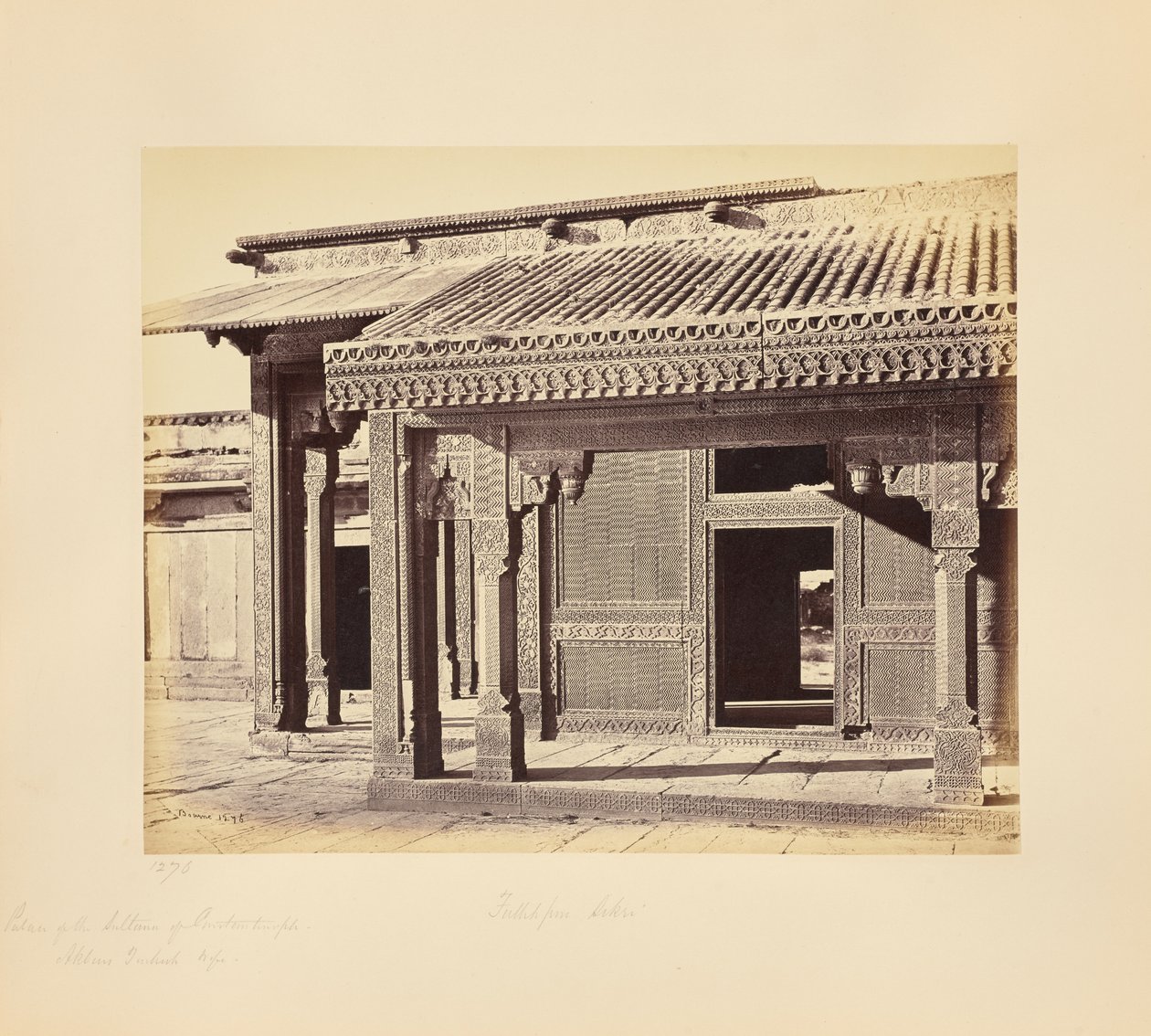 Fatehpur Sikri; sultaninnan från Konstantinopels palats, Akbars turkiska hustru av Samuel Bourne