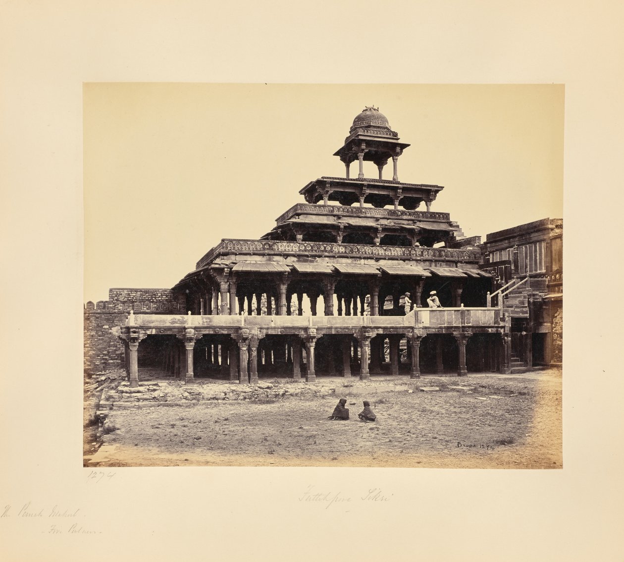 Fatehpur Sikri; Panch Mahal (fem palats) av Samuel Bourne