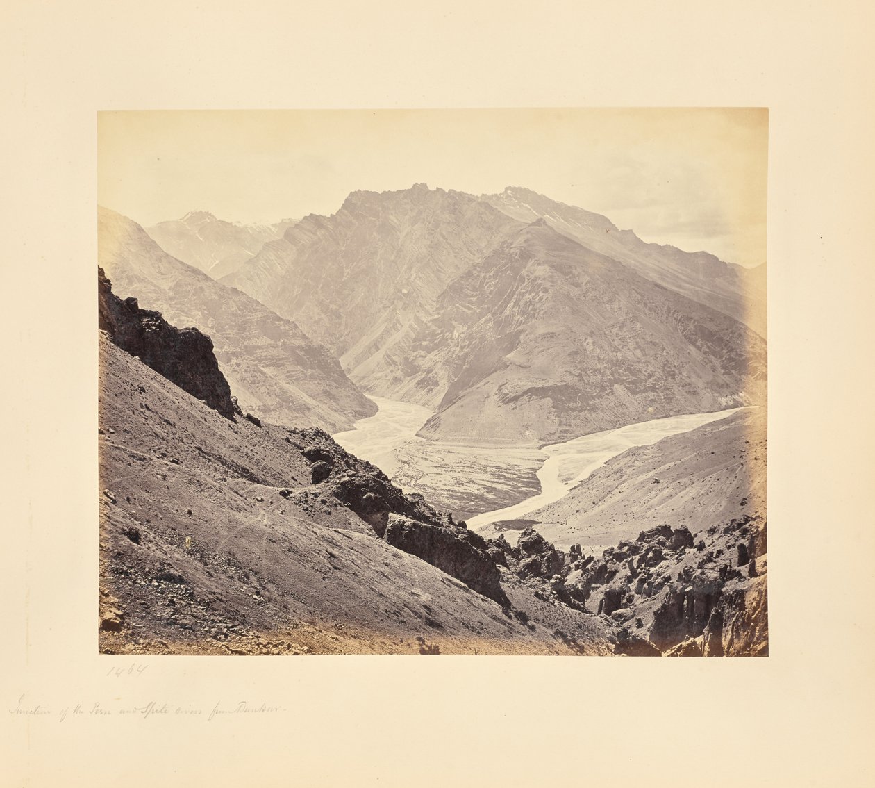 Sammanflödet av floderna Peen och Spiti, från Dunkar av Samuel Bourne