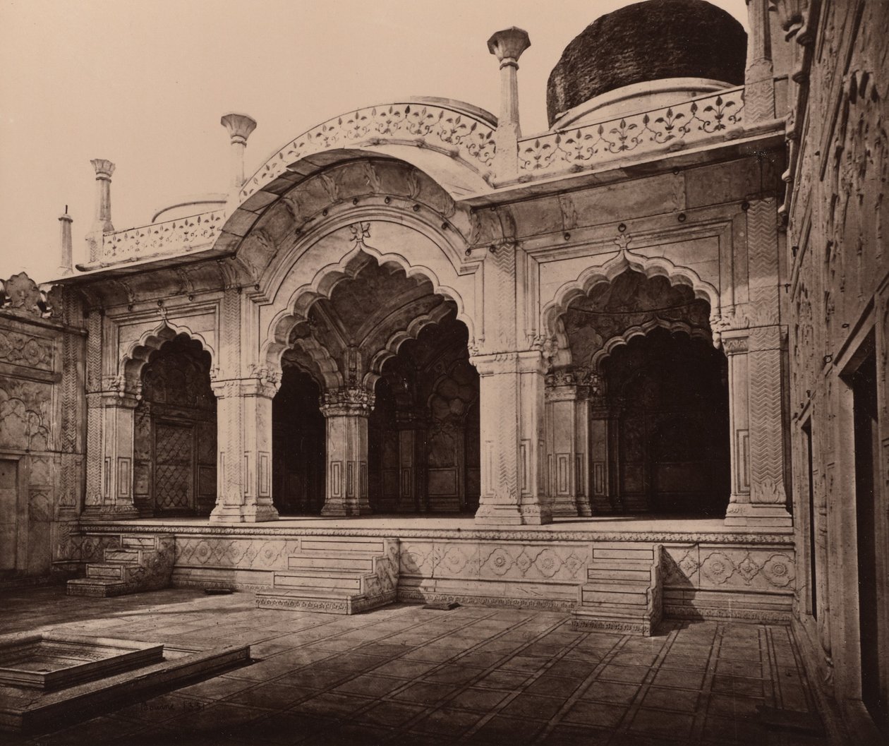 Moti Masjid i palatset av Samuel Bourne
