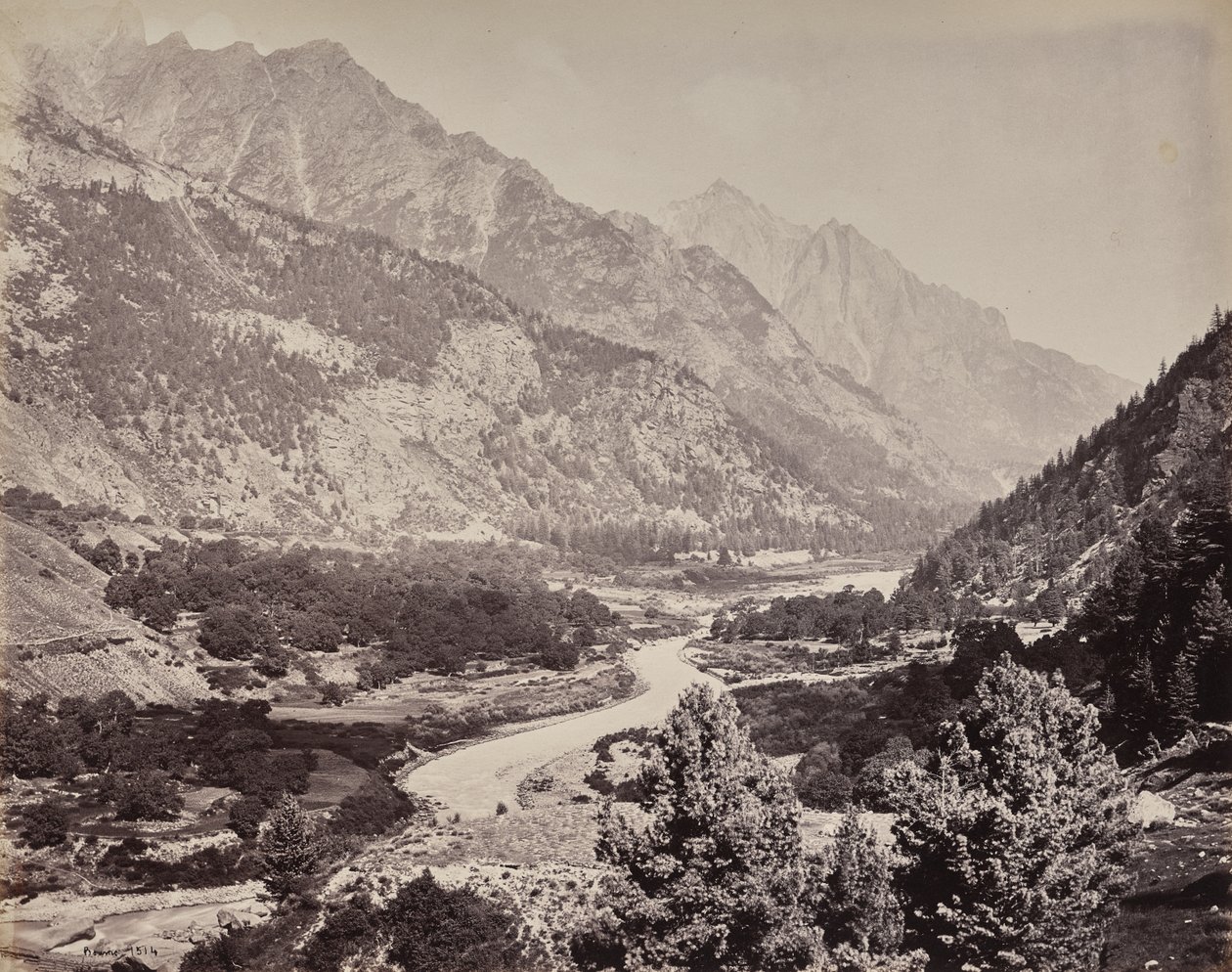 Övre Himalaya. Utsikt över Buspa-dalen från Sangla av Samuel Bourne