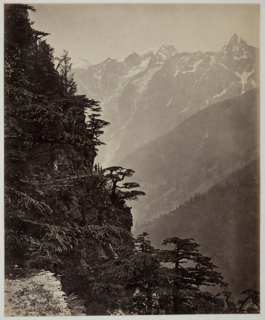 Untitled [backe and mountains], ca. 1865. av Samuel Bourne