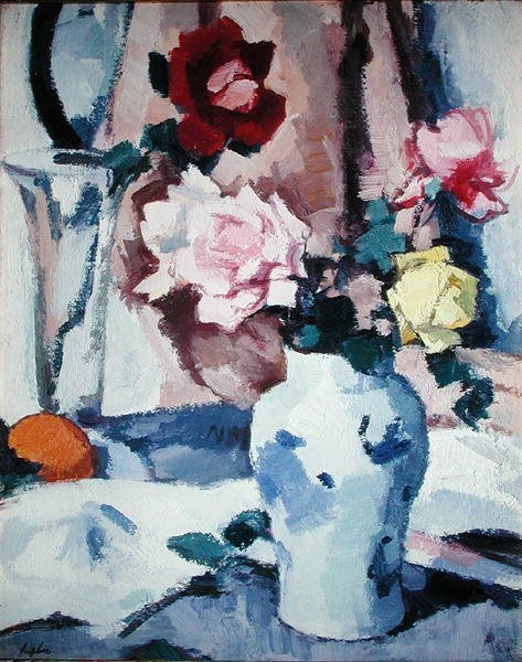 Rosor i en blå och vit vas (olja på duk) av Samuel John Peploe