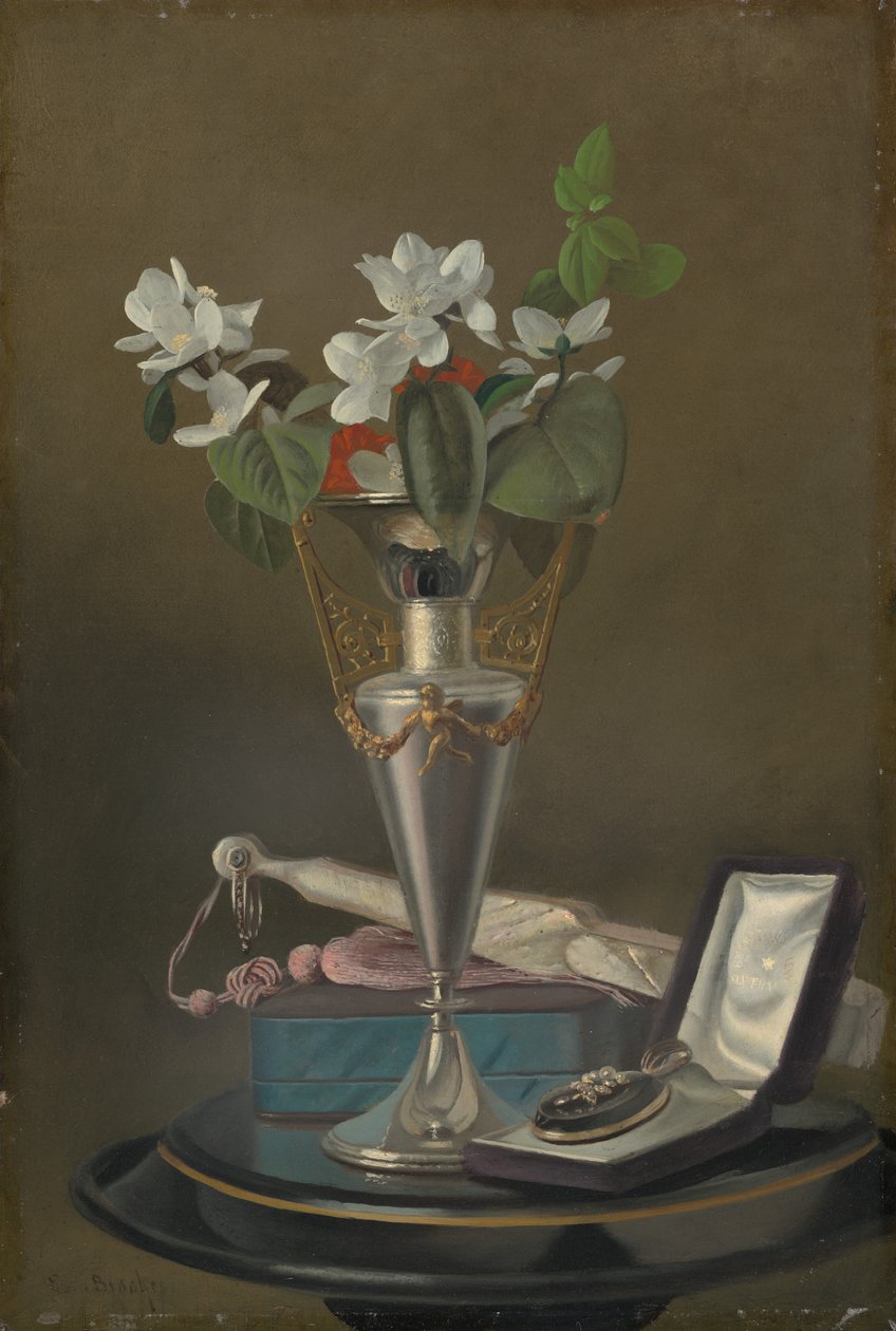 Stilleben med fläkt och hängsmycke av Samuel Marsden Brookes