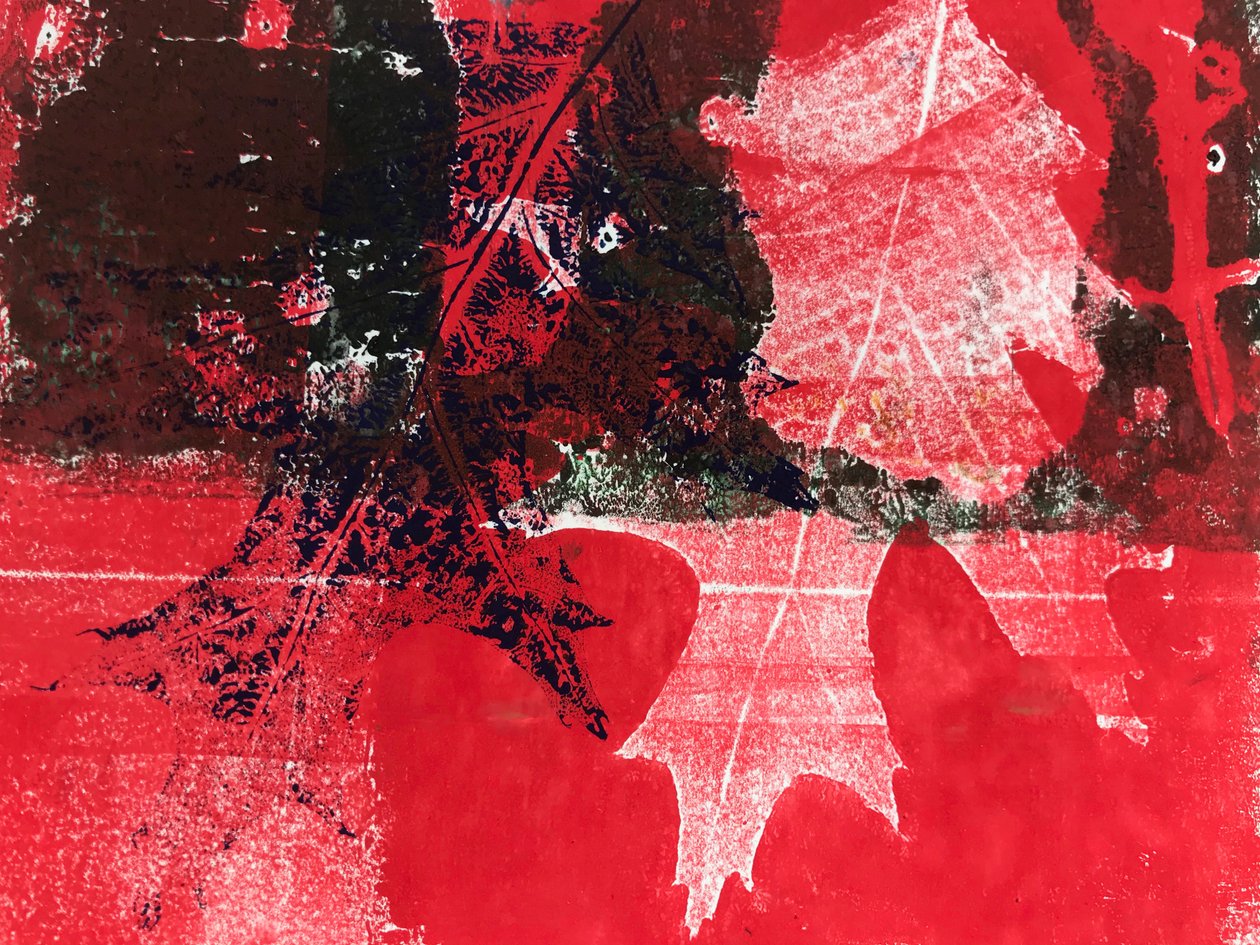 "Rött löv" 2019 (monoprint) av Sarah Thompson Engels