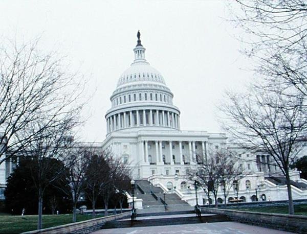 Capitol Hill, byggdes först 1793 (foto) av School American