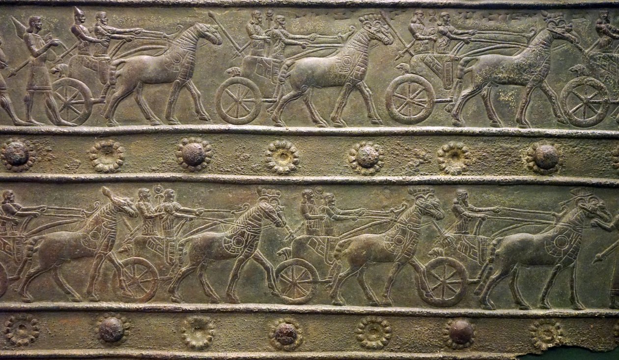 Balawat-porten från det forntida assyriska riket (låg relief) av School Assyrian