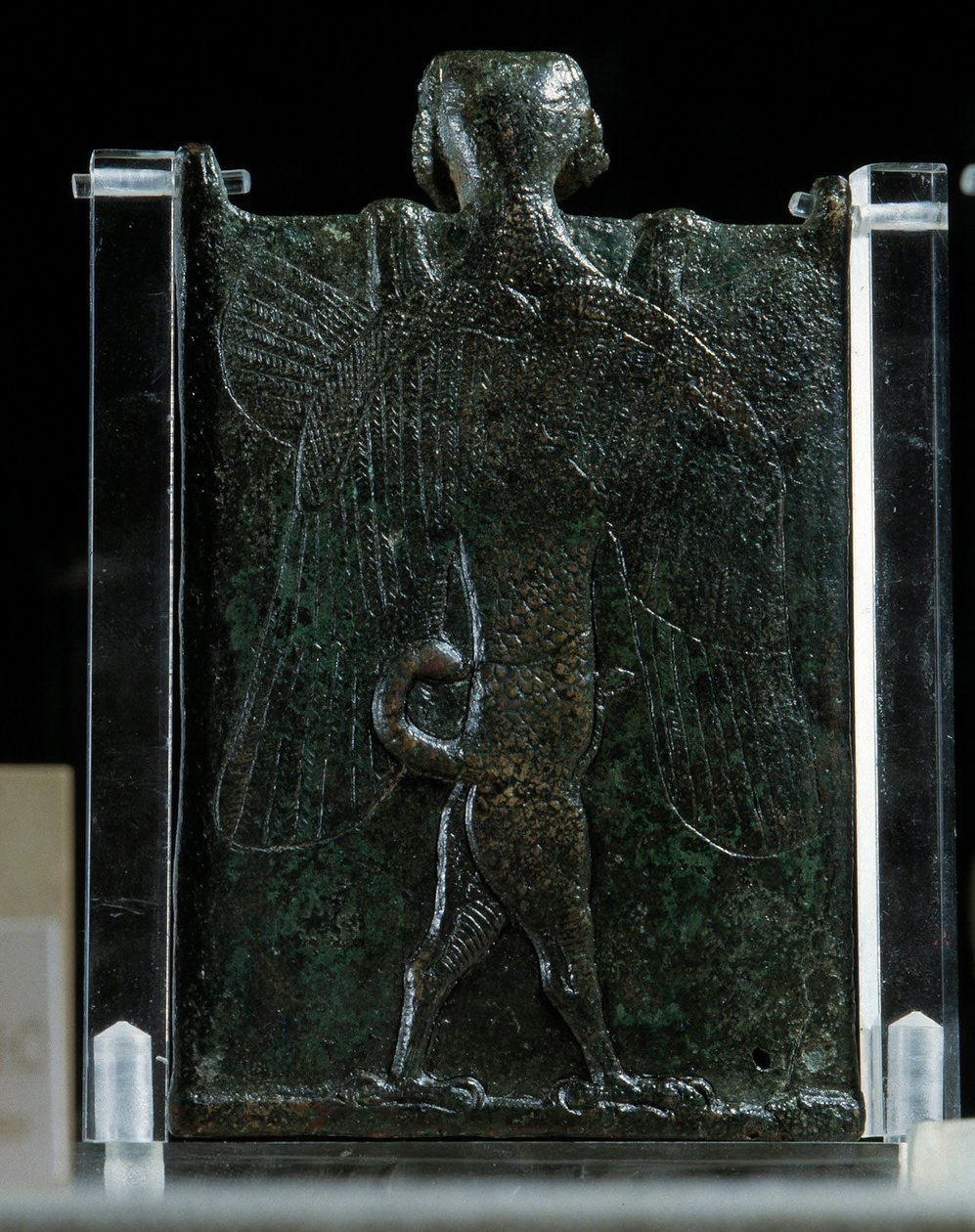Orientalisk konst, Assyrien (Mesopotamien): häfte som representerar en exorcism (brons, baksida), Antik. Paris, Louvren av School Assyrian