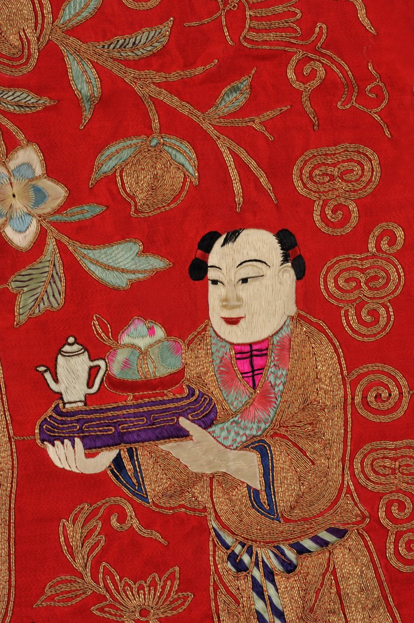 Broderi som visar en pojke som tar med te (textil) (detalj av 389561) av School Chinese