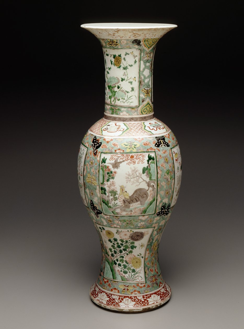 Vas, ca 1700 (porslin & emalj) av School Chinese