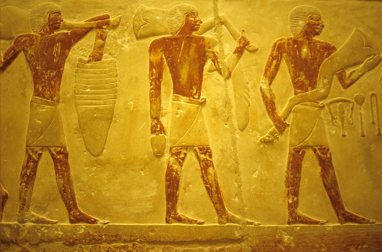 Forntida Egypten, Väggsnideri/målning, Mastaba/Tomb of Idout, Saqqara, 2323-2150 f.Kr., Bärare med offergåvor (foto) av School Egyptian