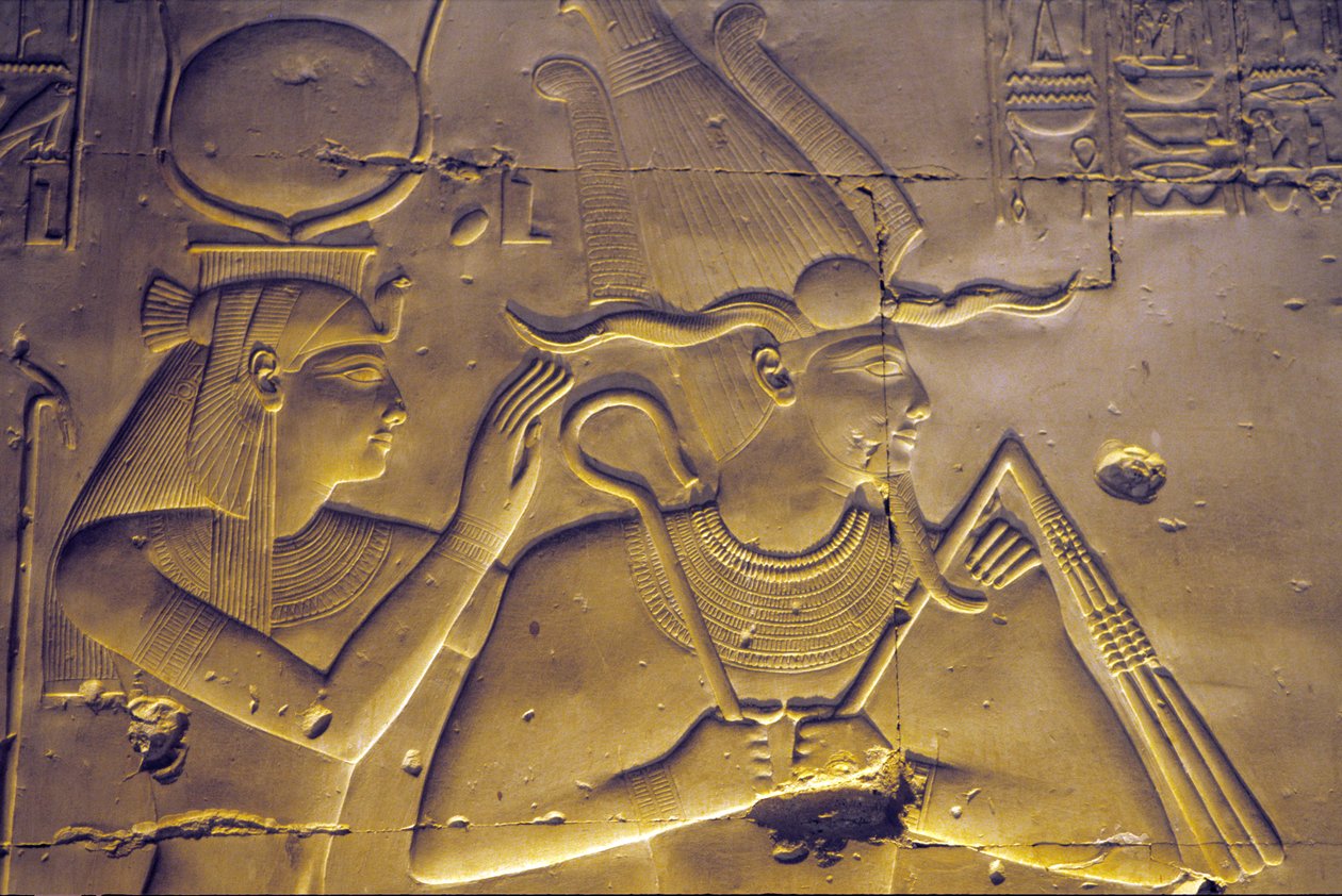 Forntida Egypten, Väggmålning/ristning, Gudinnan Isis omfamnar sin sittande make, Osiris, Seti I:s tempel, Abydos av School Egyptian