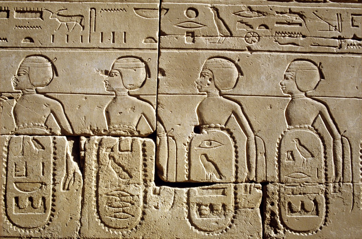 Forntida Egypten, Väggmålning/ristning, Karnak/Luxor Pylon Six, Del av listorna över stammar i söder och Syrien som underkuvades av Tutmoses III:s armé, Karnak-templet, Luxor av School Egyptian