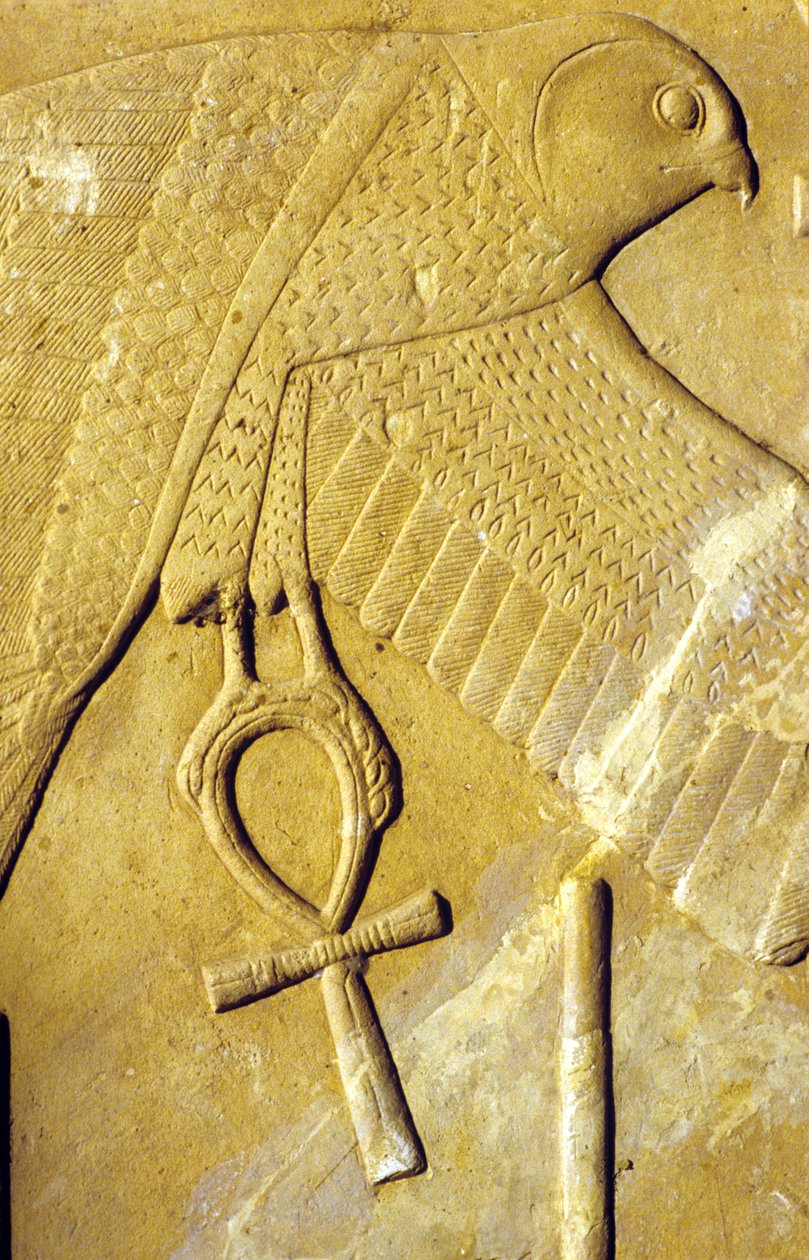 Forntida Egypten, Väggmålning/ristning, Horusfalken bär Ankh, livets symbol, Karnaktemplet, Luxor (foto) av School Egyptian