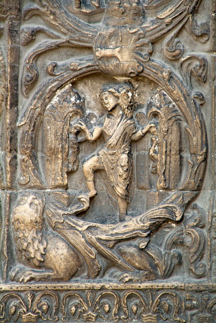 Gotisk konst: Piedroit av den högra portalen på den västra fasaden av basilikan Saint Denis som representerar fältarbetet: januari. Saint-Denis, Frankrike av School French
