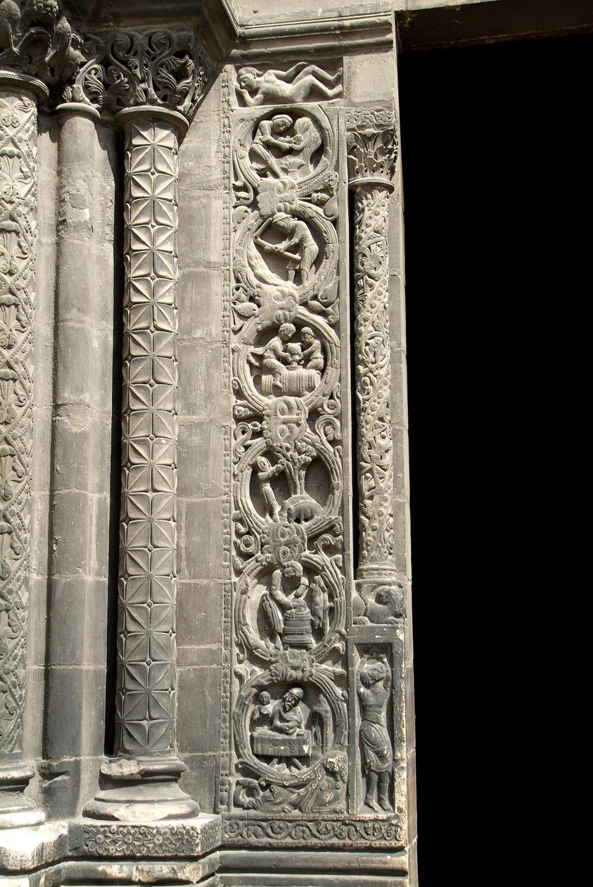 Gotisk konst: Piright av portalen till höger om den västra fasaden av basilikan Saint Denis som representerar fältens arbete (vänster). Saint-Denis, Frankrike av School French