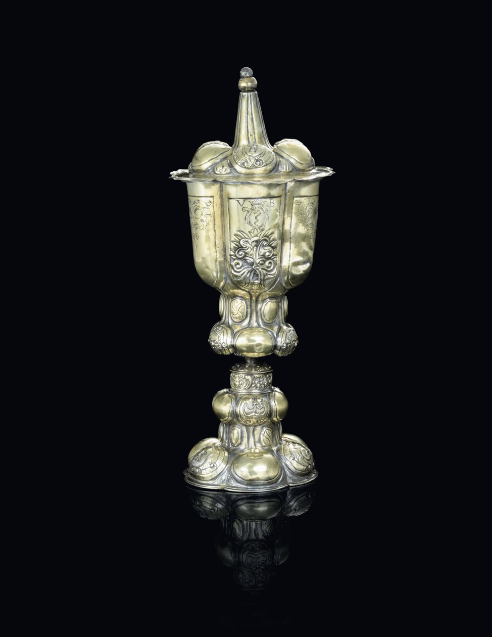 Bägare och lock, troligen Transsylvanien, tidigt 1600-tal (förgylld silver) av School Hungarian