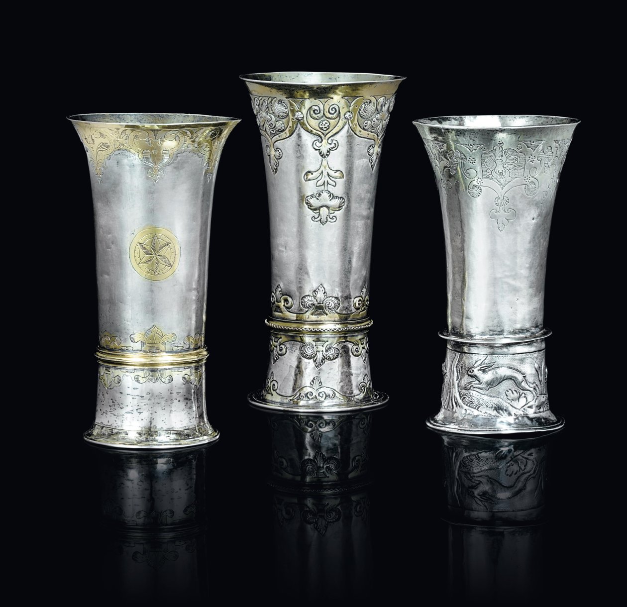 Tre bägare (paketförgyllt silver) av School Hungarian