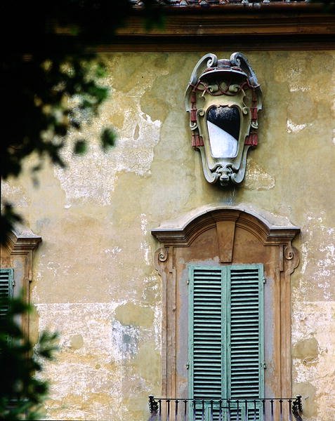 Detalj av den södra fasaden på Villa la Pietra (foto) av School Italian