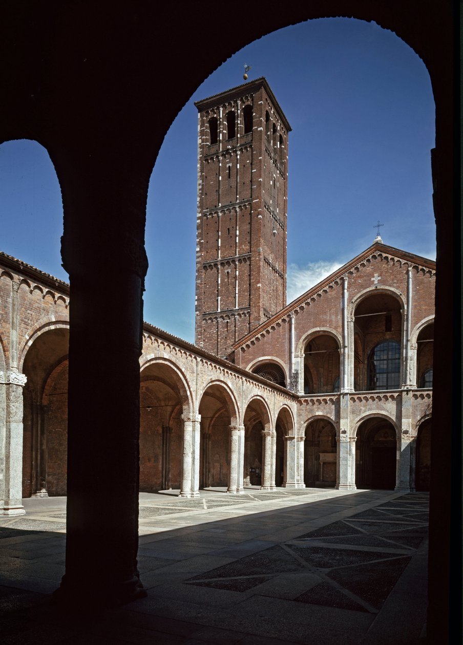 Utsikt över Basilica of St. Ambrose i Milano, 379-387 (Basilica St Ambrose i Milano) (Basilica Sant