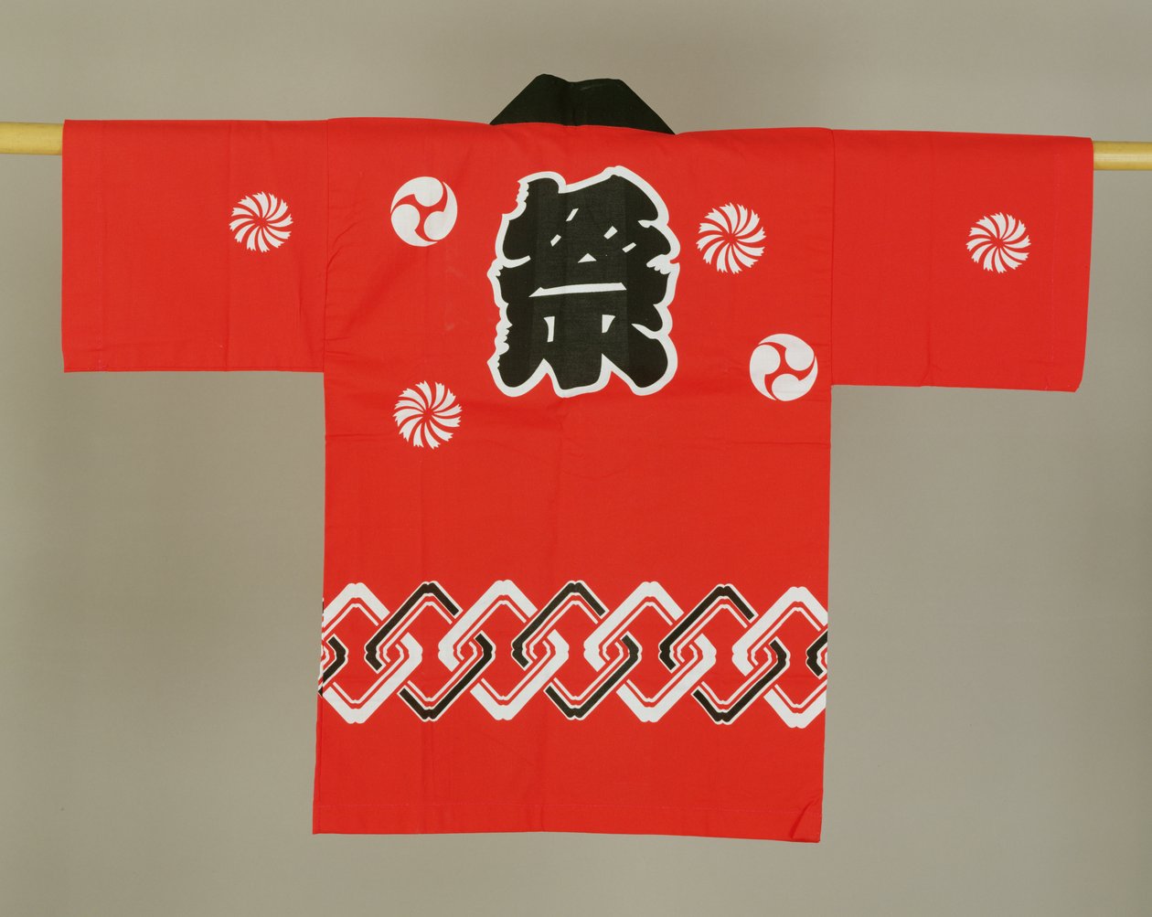 Barns röda och svarta bomullsrock (bomull) av Japanese School