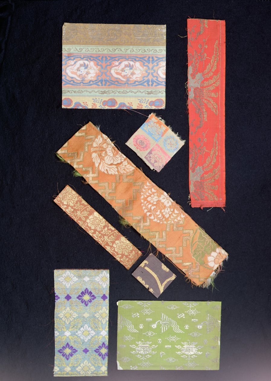 Fragment av tyg som används för obi skärp, kimonos, inga kostymer och Kesa kostymer för präster av Japanese School