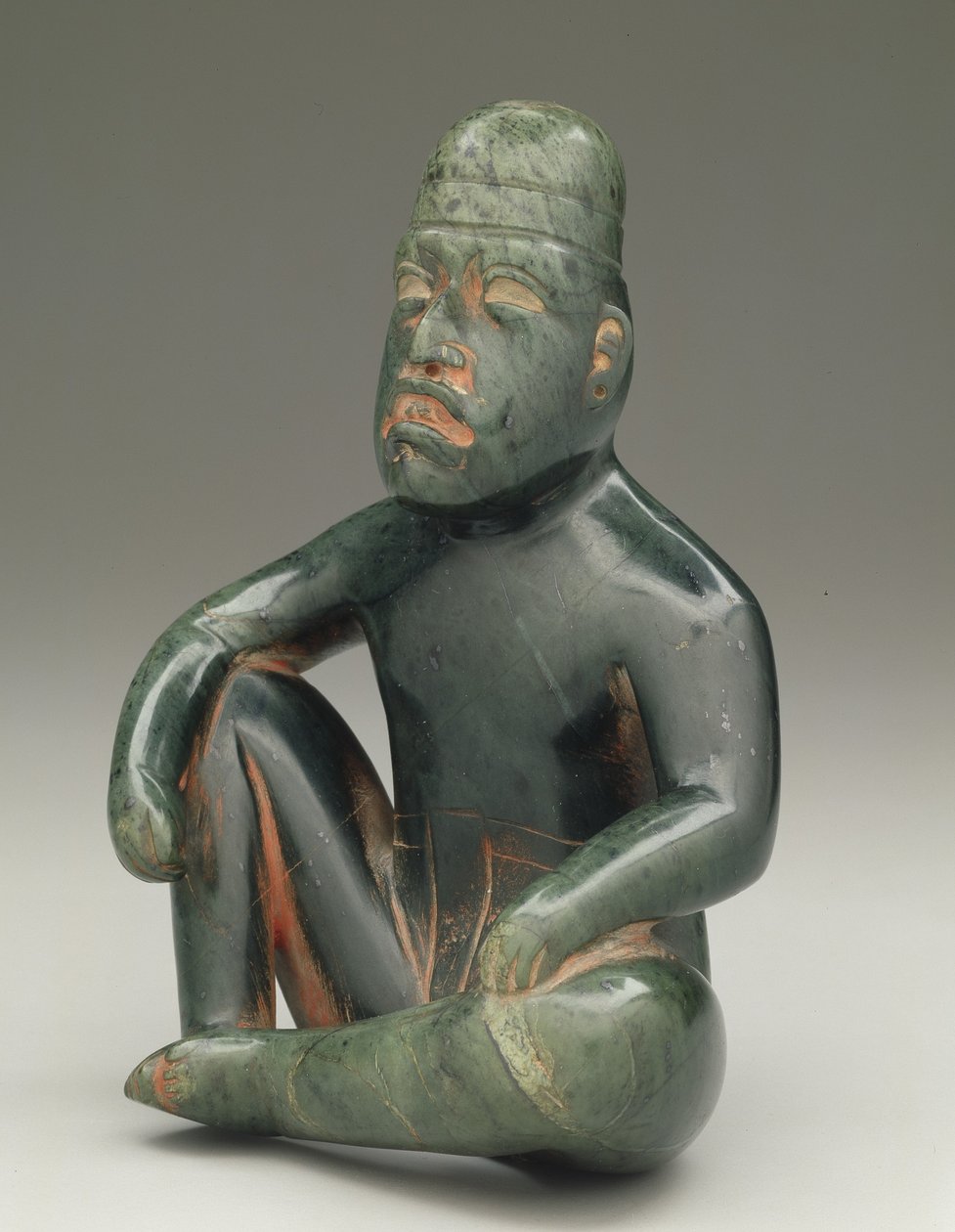 Sittande figur med upphöjt knä, Highland Olmec, San Martin Texmelucan av School Mexican