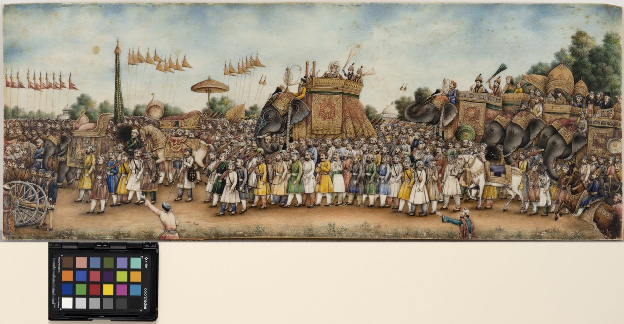 Akbar Shah II rider på en elefant i en enorm procession, ca 1835 (ogenomskinlig akvarell och guld på elfenben) av School Mughal