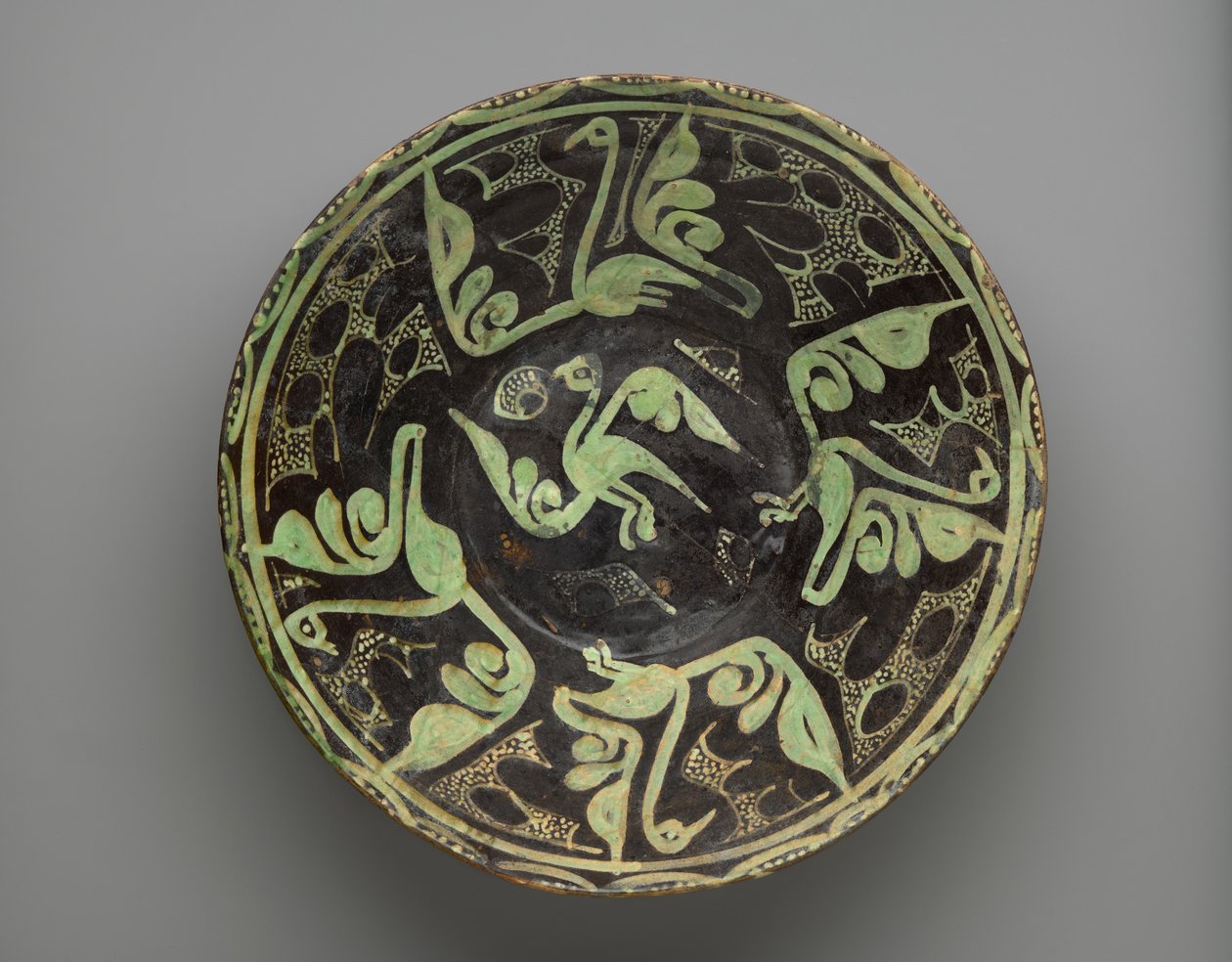 Skål, samanid, 900-1000-tal (keramik, brun-vit glasyr, transparent färglös glasyr) av School Persian