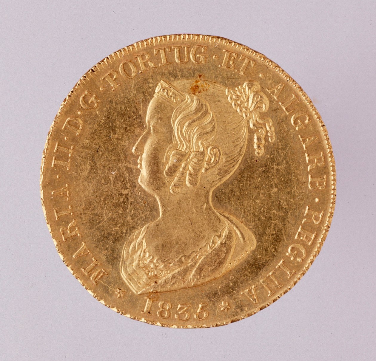 Gyllene krona av drottning Mary II av Portugal (1819-1853) 1835. Diam. 3,1 cm Neapel, arkeologiskt museum av School Portuguese