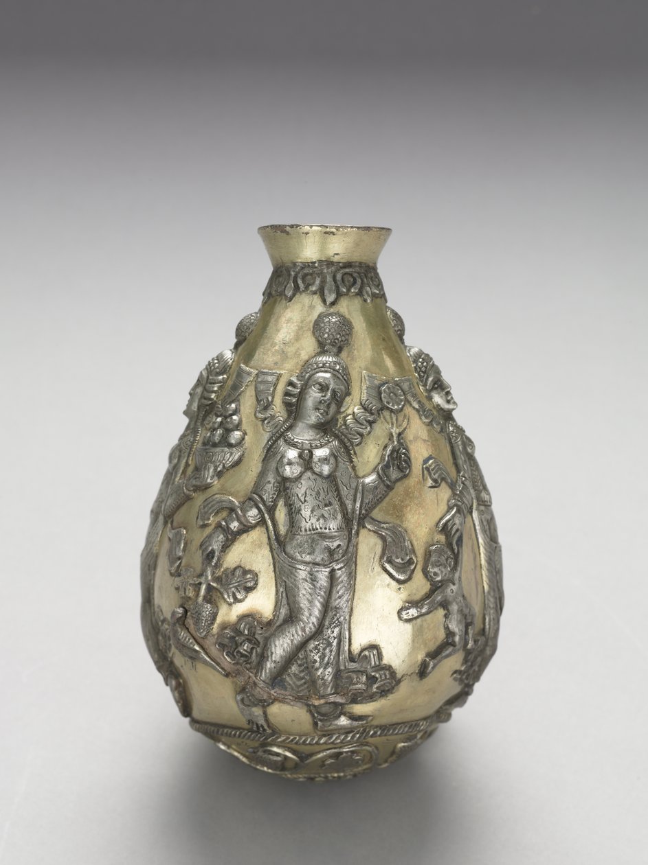 Anahita Vessel, 300-500 (gjuten, upphöjd, repoussé, jagad och förgyllt silver) av School Sasanian