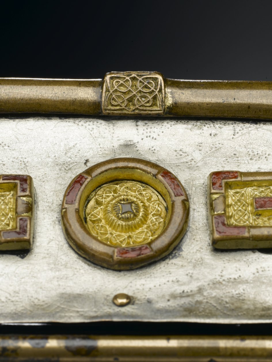 The Monymusk Reliquary, c.8th century AD (brons, silver, trä, kopparlegering, glas, emalj) av Scottish School