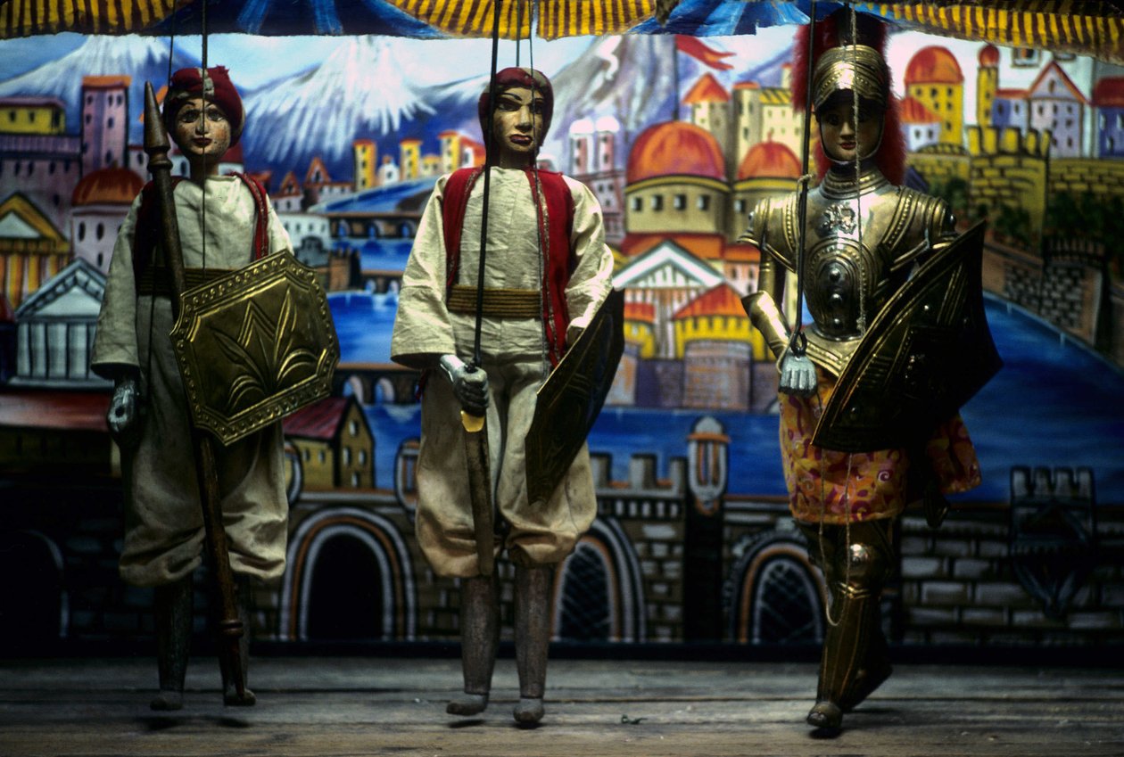 Puppi, Palermo, Sicilien, Italien. Dessa sicilianska dockor tillhör en gammal tradition som syftar till att berätta för sicilianerna historien om de normandiska invasionerna. av School Sicilian