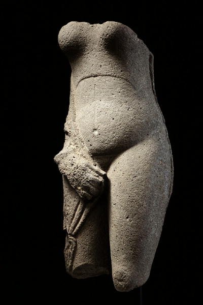 Venus torso (basalt) av School Syrian