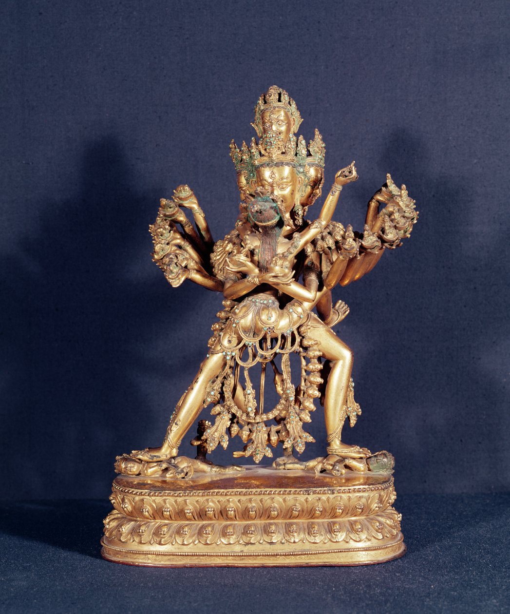 Hevajra och Nairatmya (förgyllt brons med silverinlägg) av School Tibetan