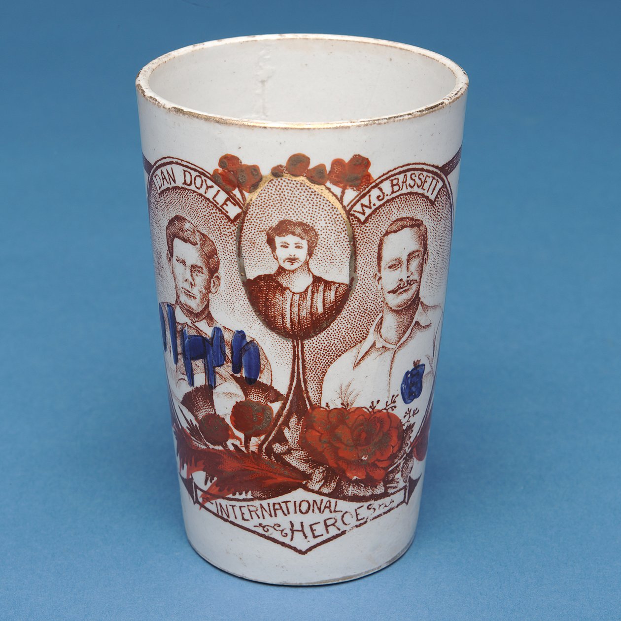 England v. Skottland souvenirmugg (keramik) av Scottish School