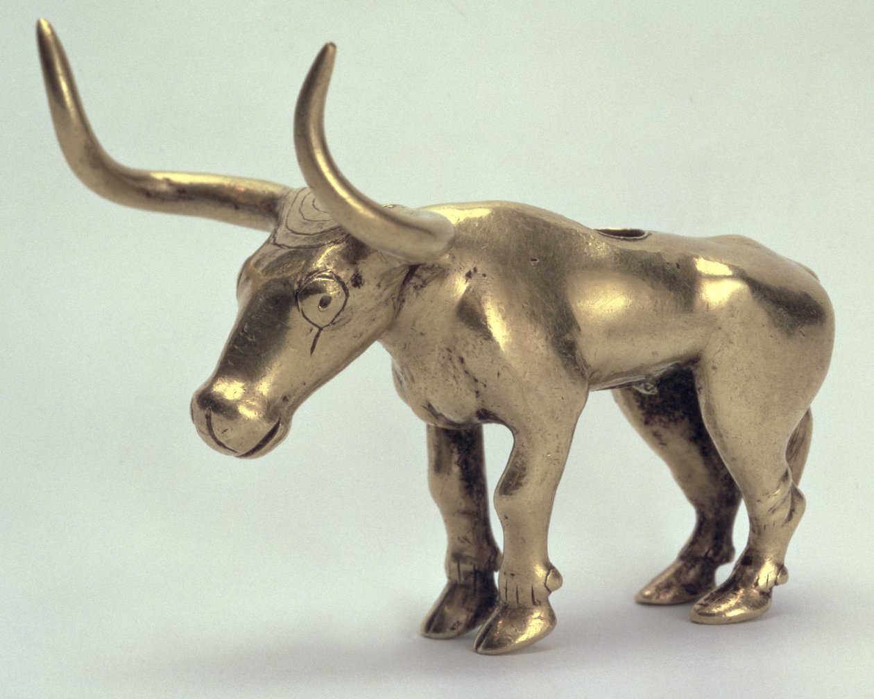 Figur av en tjur, från Maikop-gravhögen i norra Kaukasus, 3:e årtusendet f.Kr. (guld) av Scythian
