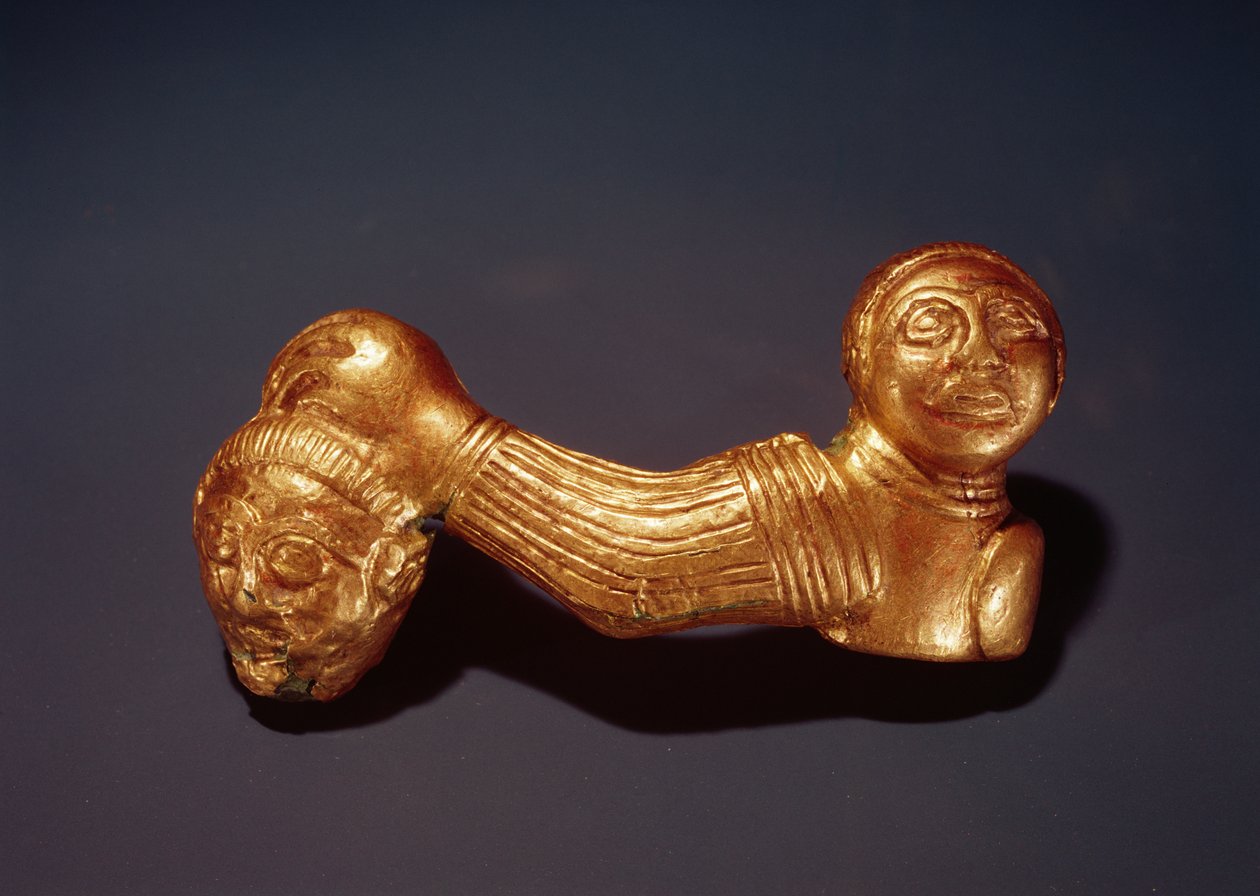 Nåla med en krigare som håller ett huvud (brons) av Scythian