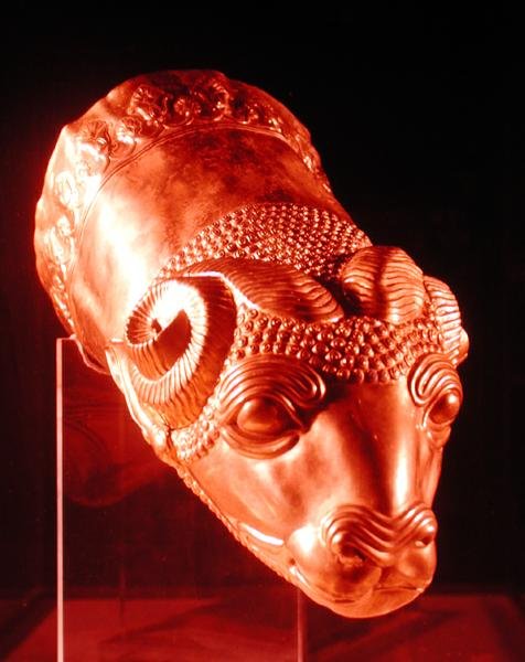 Rhyton i form av ett mufflonshuvud (guld) av Scythian